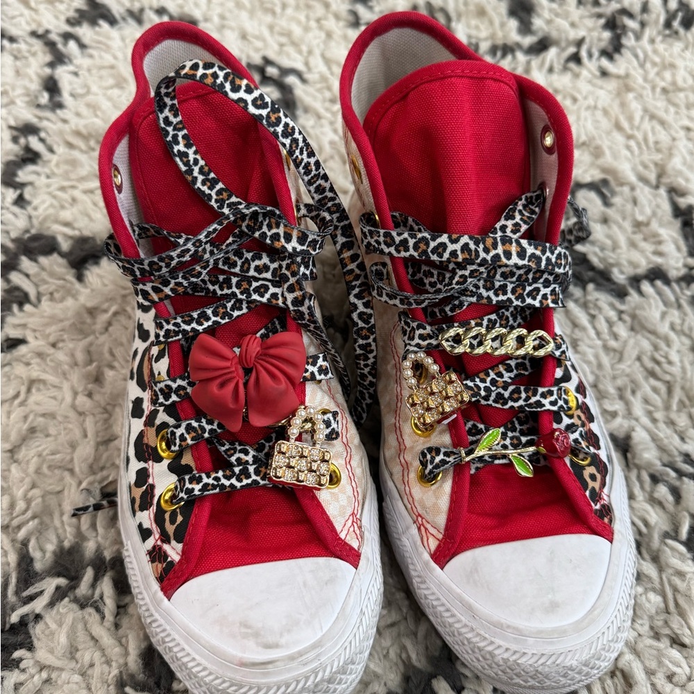 Custom converse women’s size 5.5 (kids 3.5/4)